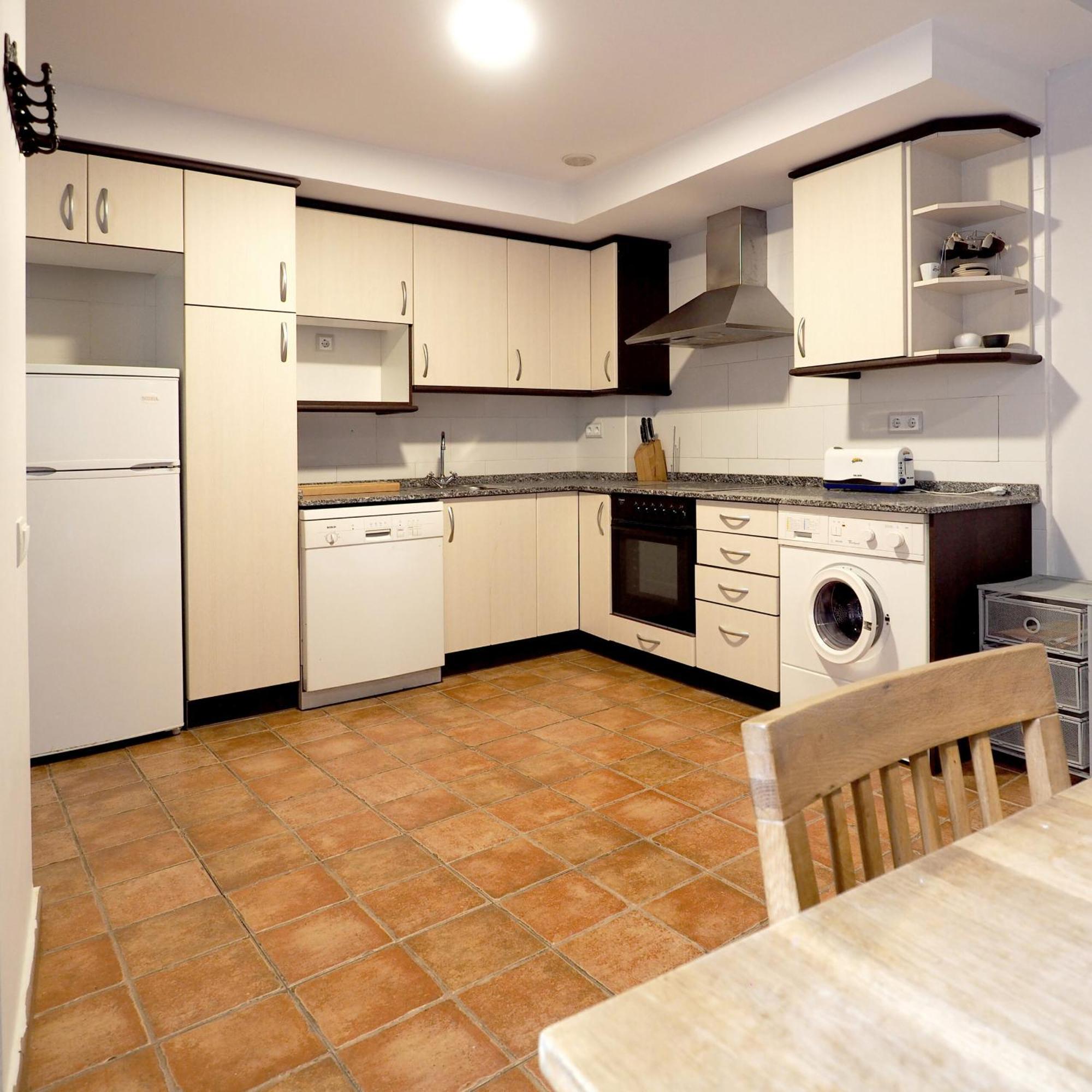 Apartamentos Angelus Plaza Mayor De Graus Exterior foto